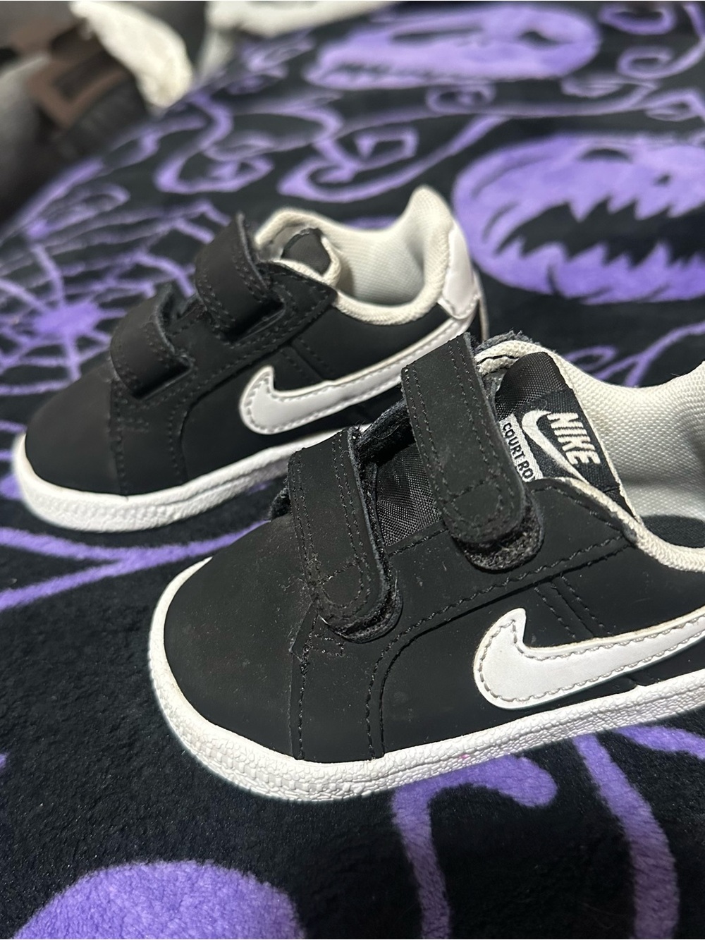 Nike Kids Black and White Velcro Sneakers